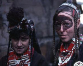 Lait et camouflage chez les Kalash du Pakistan